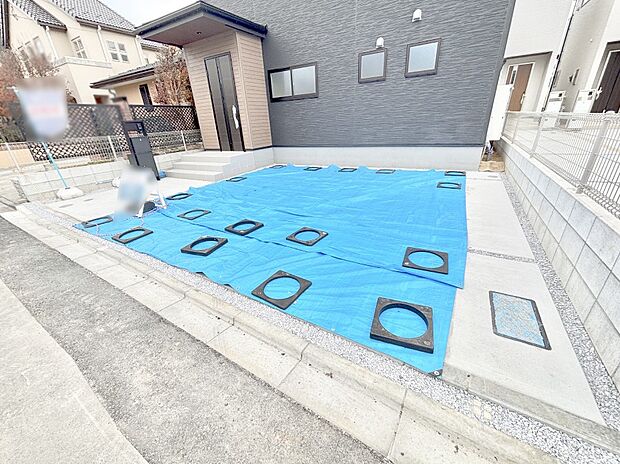 目の前が駐車場だと雨の日も大量にお買い物をした時も便利ですね