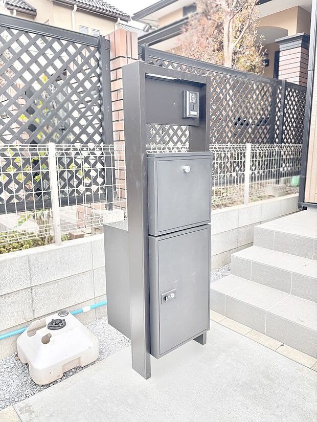 表札・インターホン・ポストをひとつに集約