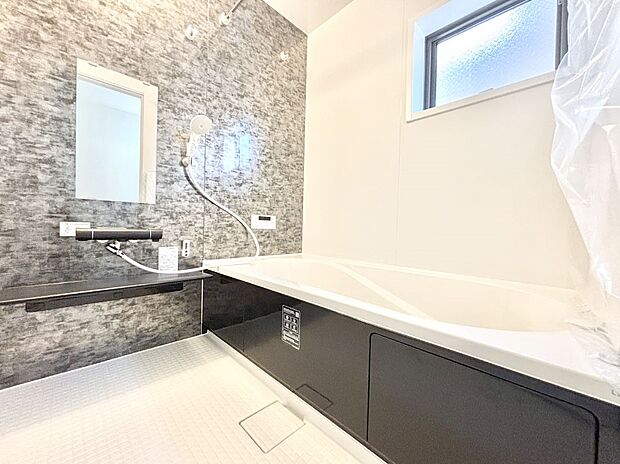 落ち着いた雰囲気でゆっくりお寛ぎいただけるバスルーム