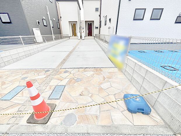 目の前が駐車場だと雨の日も大量にお買い物をした時も便利ですね