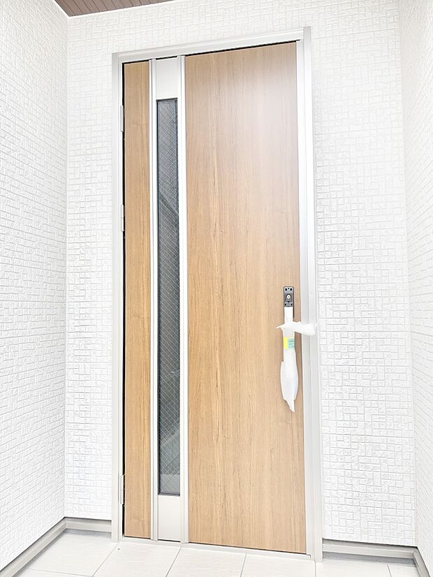 大切な家族、来客を出迎える玄関。