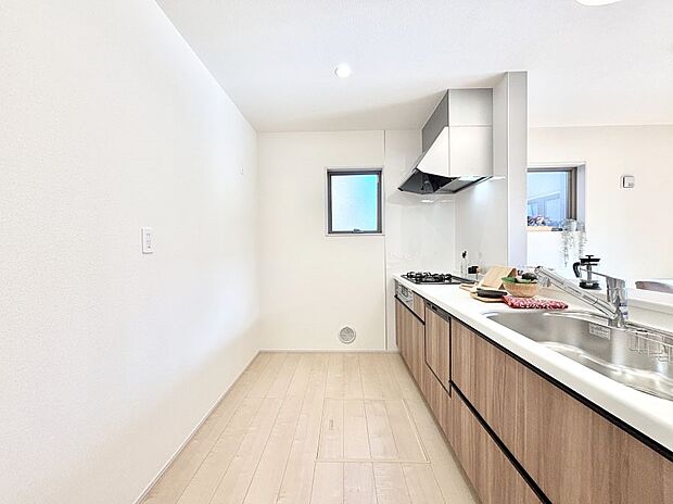 ゆとりあるキッチンではご家族と楽しくお料理ができます。