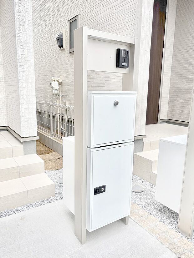 表札・インターホン・ポストをひとつに集約