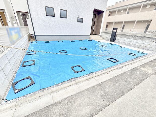 目の前が駐車場だと雨の日も大量にお買い物をした時も便利ですね