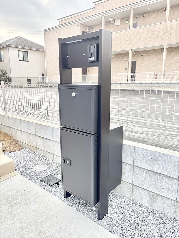 表札・インターホン・ポストをひとつに集約