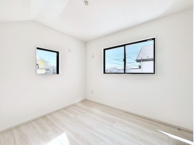 ナチュラルなフローリングはどんなインテリアにもマッチ。