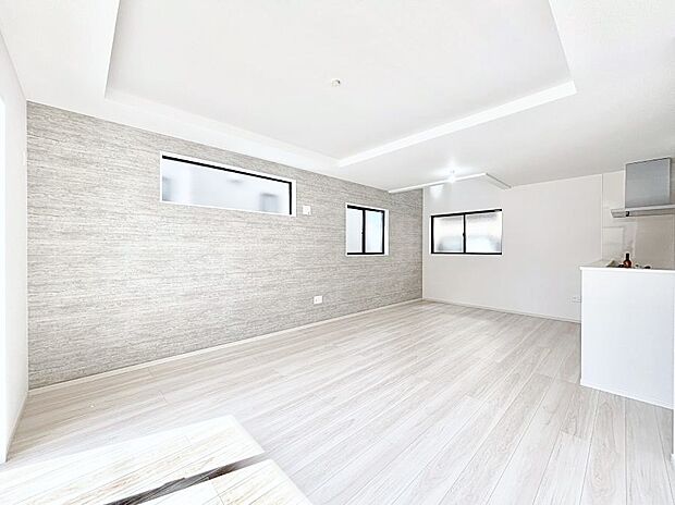 家族の笑顔が自然と生まれてくる、そんな雰囲気のダイニングに仕上がっています。