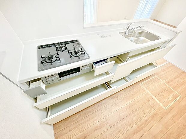 使いやすさを優先したスライド式収納タイプ!