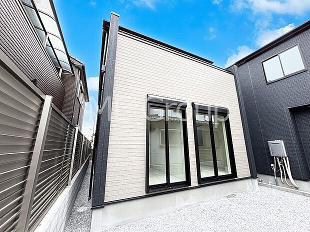 溢れる陽光でご家族の笑顔も輝く