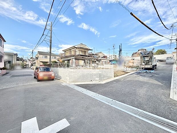 角地なので日当たりも良く、お家が堂々として見えます。