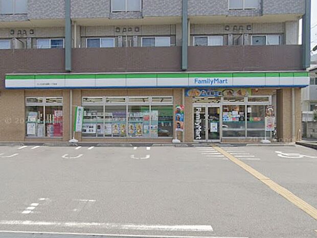 コンビニ 40m ファミリーマートさいたま大成町一丁目店