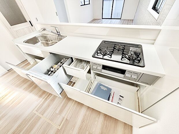 使いやすさを優先したスライド式収納タイプ!