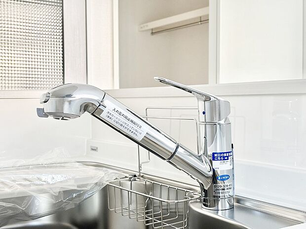 いつでも清潔なおいしいお水を。一つの水栓で水道水と浄水を使い分け。