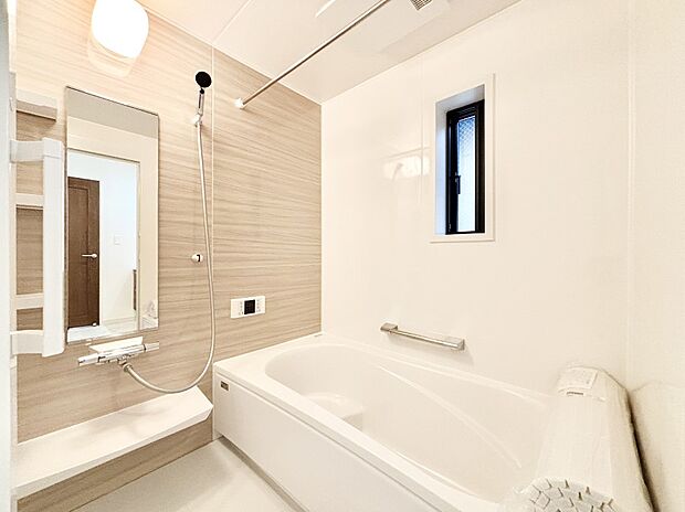 落ち着いた雰囲気でゆっくりお寛ぎいただけるバスルーム