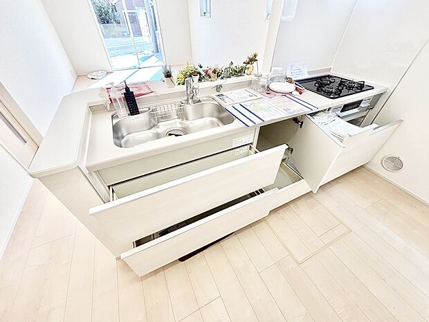 使いやすさを優先したスライド式収納タイプ!