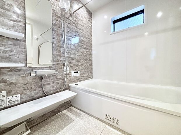 一日の疲れを癒やす大切なバスタイム。ゆっくりとお風呂を楽しんで疲れをとりたいですね!