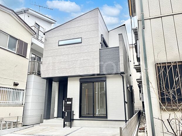 溢れる陽光でご家族の笑顔も輝く