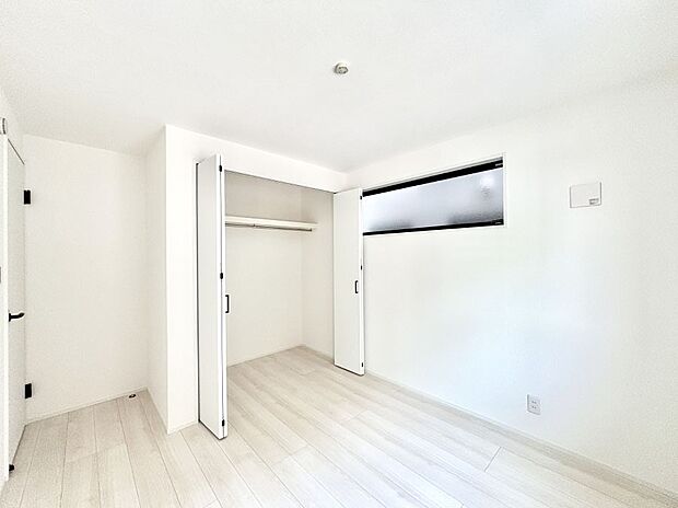 子供部屋にもおすすめな収納スペースたっぷりの居室