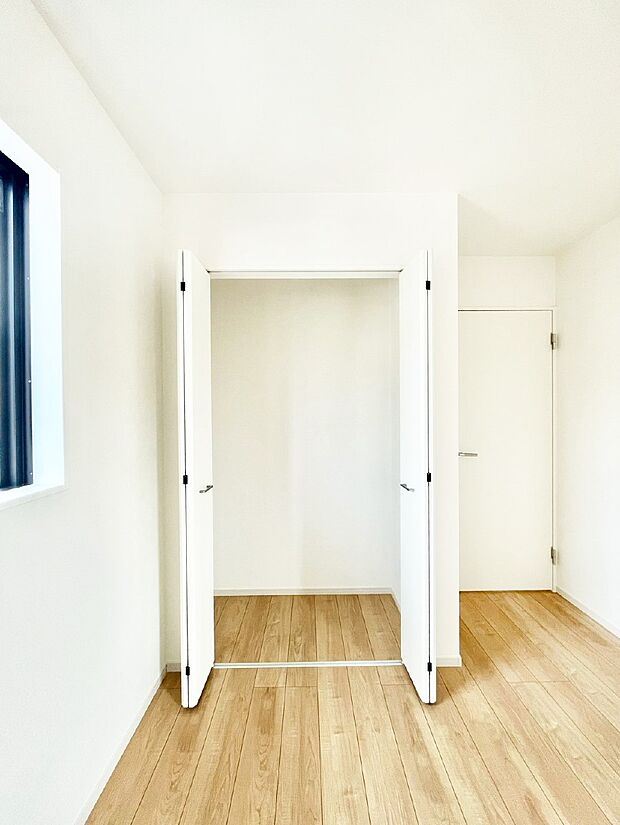 子供部屋にもおすすめな収納スペースたっぷりの居室