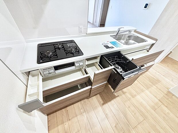 使いやすさを優先したスライド式収納タイプ!