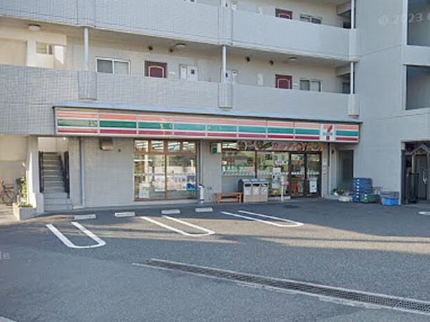 コンビニ 370m セブン-イレブン川口東領家店