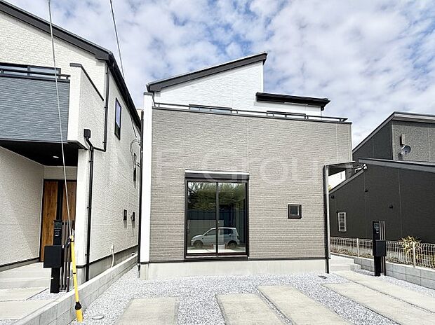 洗練された外観、上質な住空間が広がる室内は永く安心して過ごせる住居です。