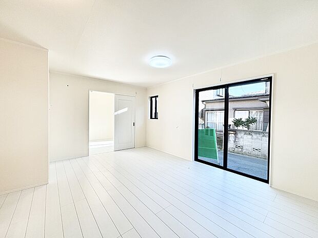 家族の笑顔が自然と生まれてくる、そんな雰囲気のダイニングに仕上がっています 