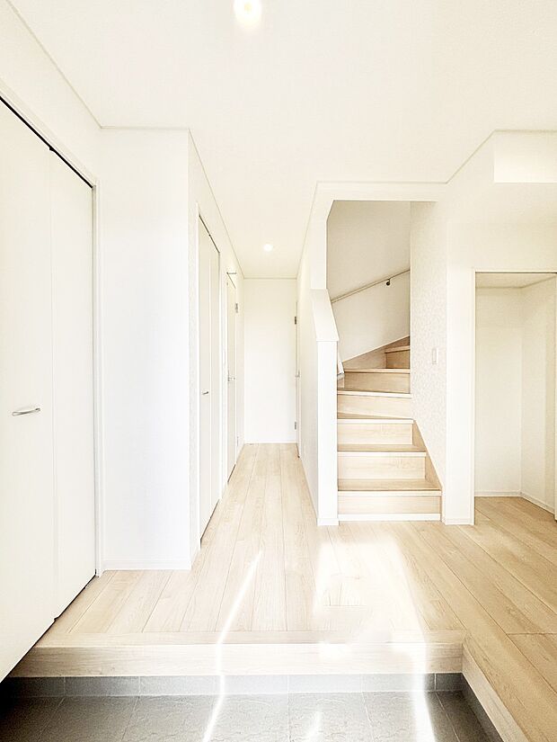 家族の帰宅やお客様をあたたかく迎える玄関