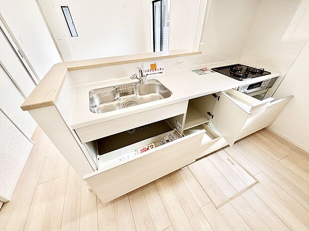 使いやすさを優先したスライド式収納タイプ!