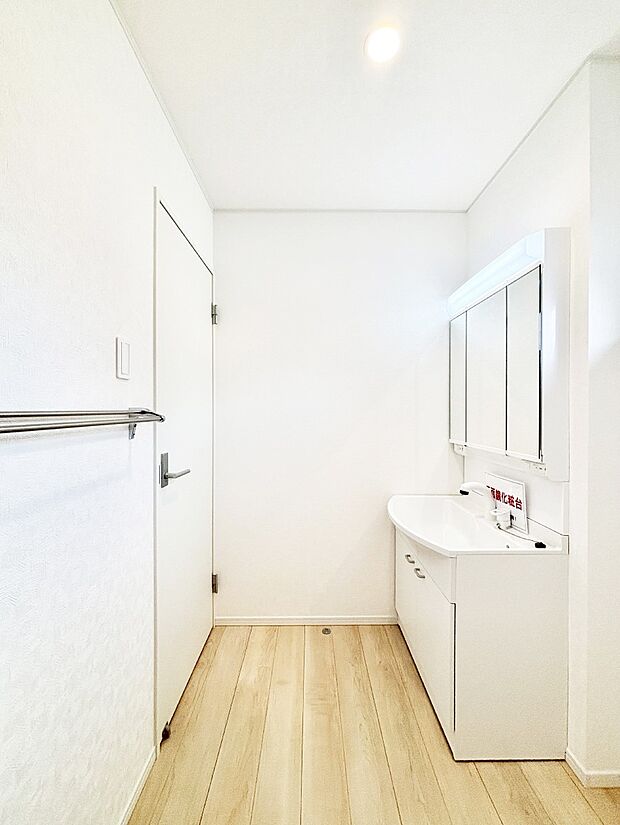 広々とゆとりのあるランドリースペース