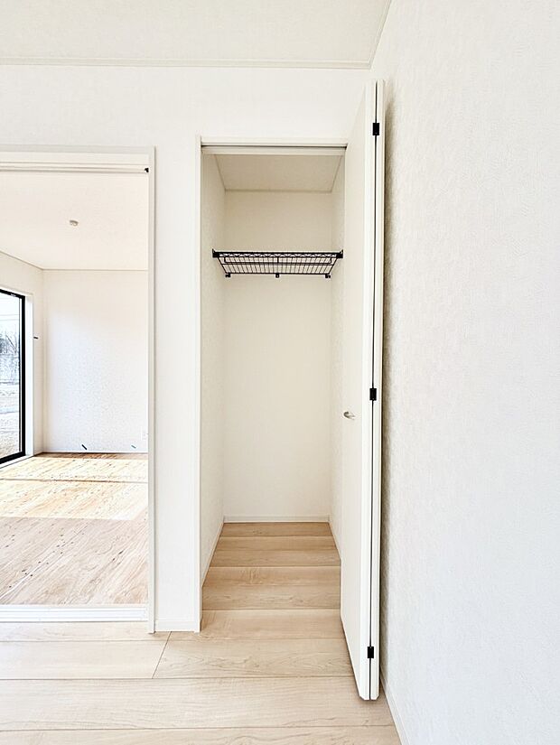 リビング収納。散らかりがちなリビングもスッキリと保てますね。