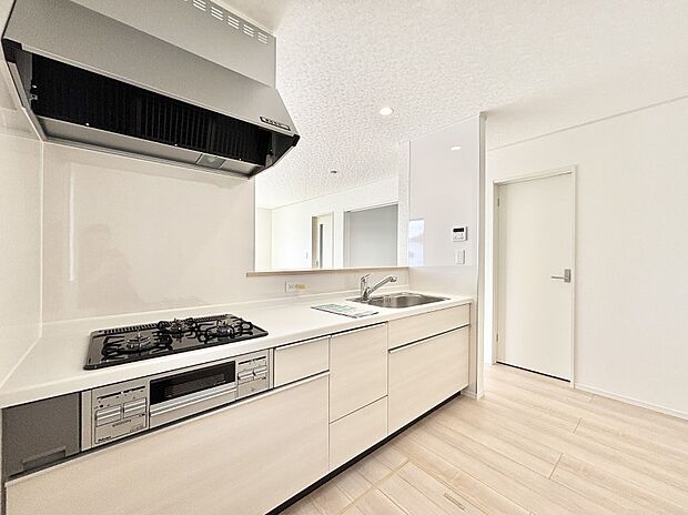 料理をしながらご家族との会話を楽しめる対面カウンターキッチン