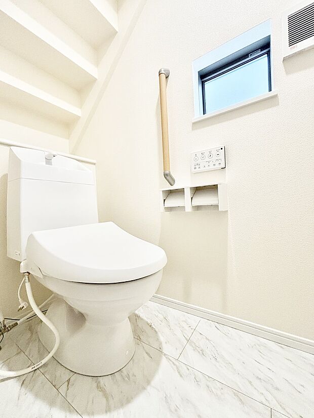 トイレは安心の2箇所！朝のバタバタも一安心です。 