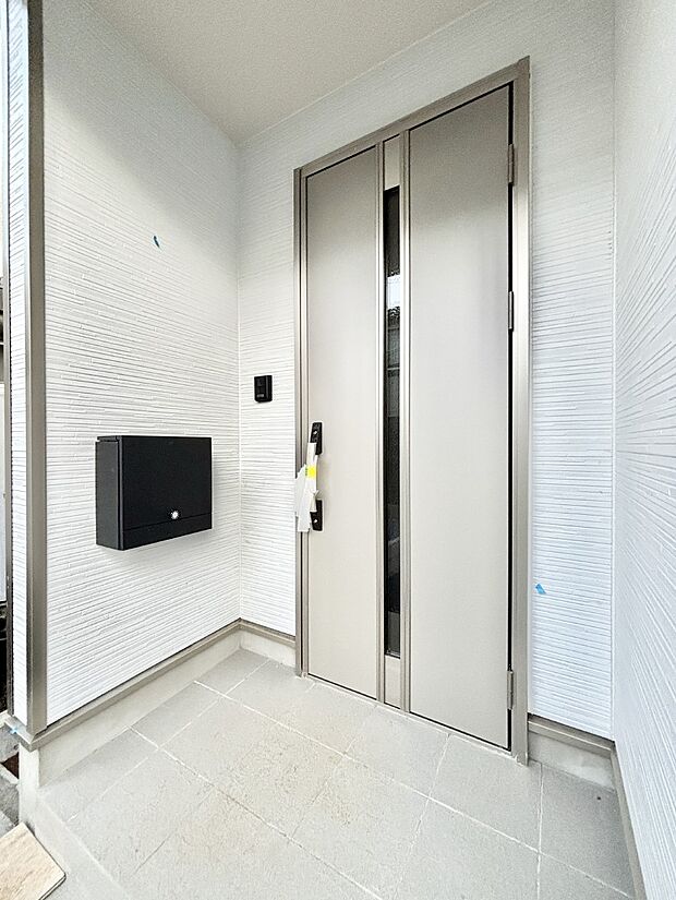 住まいの顔を演出する、玄関ドア。 