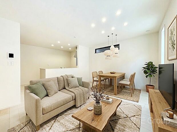 落ち着いた雰囲気のLDKは家族みんなの快適空間※家具はCGです