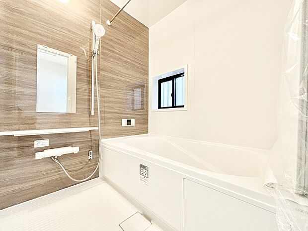 落ち着いた雰囲気でゆっくりお寛ぎいただけるバスルーム