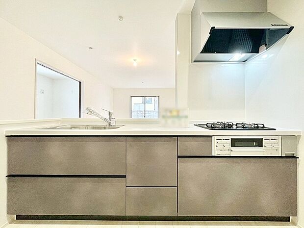 広々とした使い勝手の良いキッチンで日々のお料理も楽しくなりそう