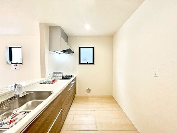 ゆとりあるキッチンではご家族と楽しくお料理ができます。