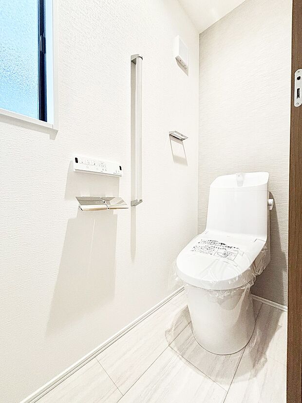 トイレは温水洗浄機能付き