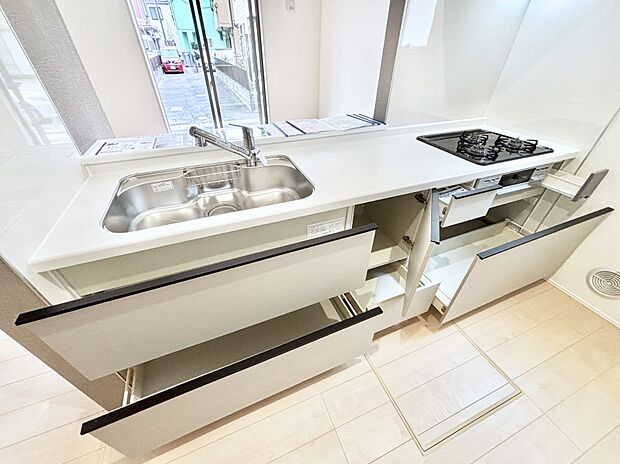 使いやすさを優先したスライド式収納タイプ!