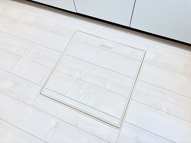 床下収納付き!日用品・非常用品の収納にも大活躍。