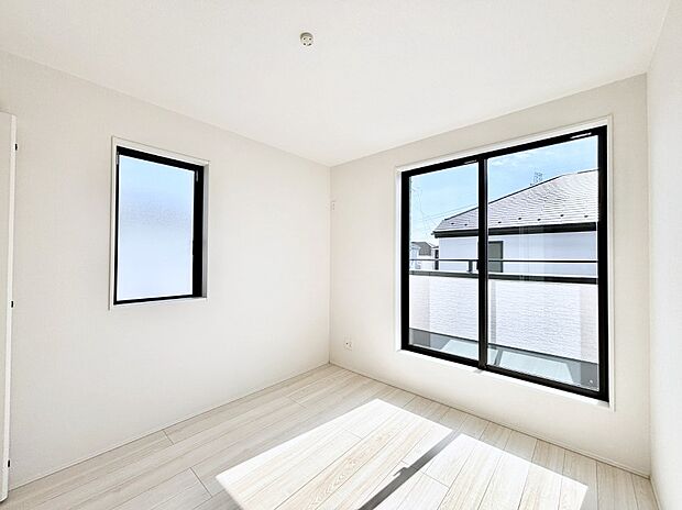 2面採光を確保した明るい空間。家族みんなが快適な暮らしを実現する設計です。