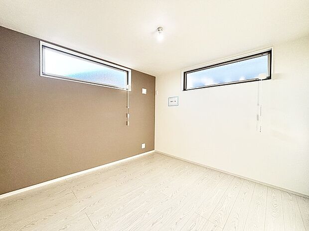 窓からのやさしい光が心地よいプライベートルーム