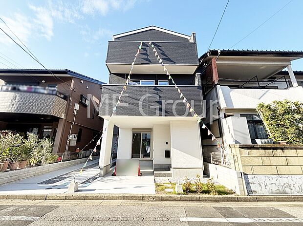 溢れる陽光でご家族の笑顔も輝く