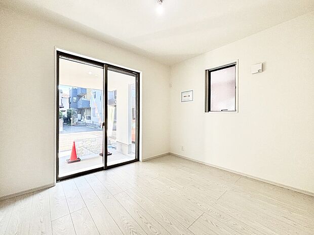 爽やかな日差しがお部屋全体を優しく包み込んでくれます