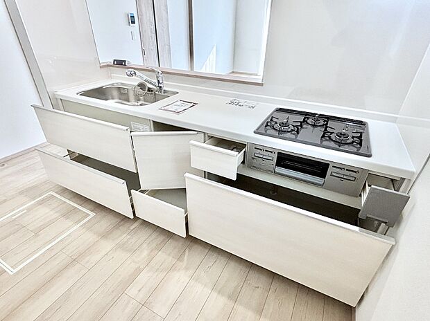 使いやすさを優先したスライド式収納タイプ!