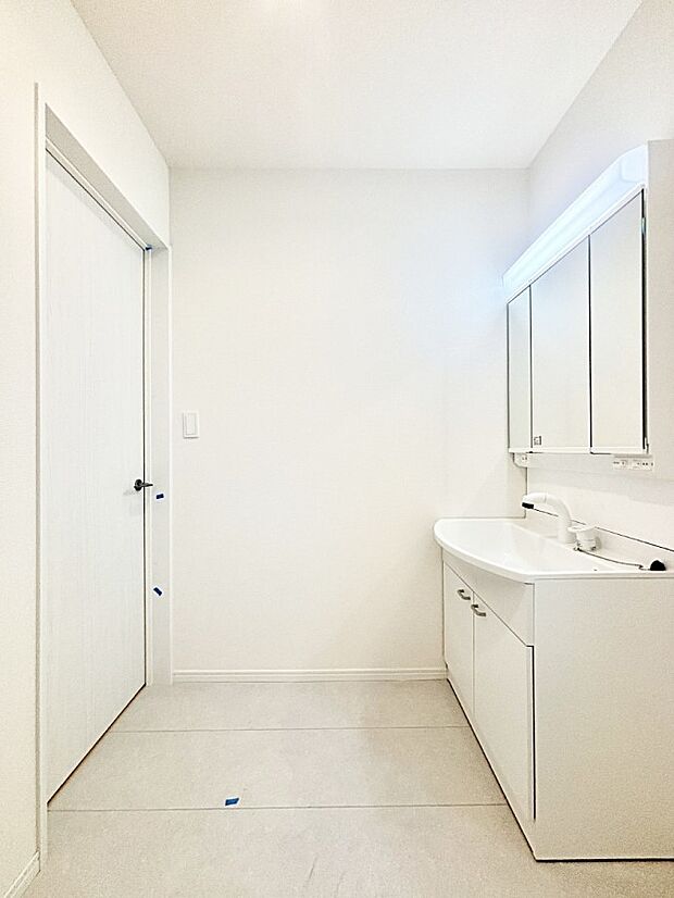 お子さんがうがい、手洗いも喜んでしてくれそうな洗面所!