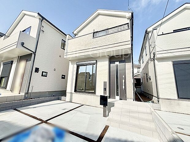 洗練された外観、上質な住空間が広がる室内は永く安心して過ごせる住居です。