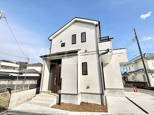 洗練された外観、上質な住空間が広がる室内は永く安心して過ごせる住居です。 