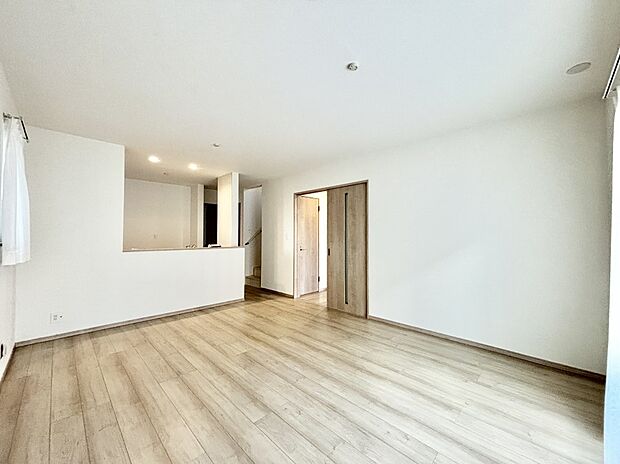 どこにいても家族のつながりを感じられるコミュニケーションリビング。 